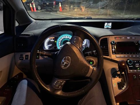 Used 2012 Toyota Venza XLE image 30