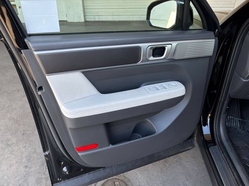 Used 2025 Hyundai Santa Fe SEL FWD image 18