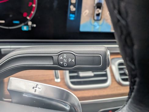 Certified 2025 Mercedes-Benz GLE 450 4MATIC image 25