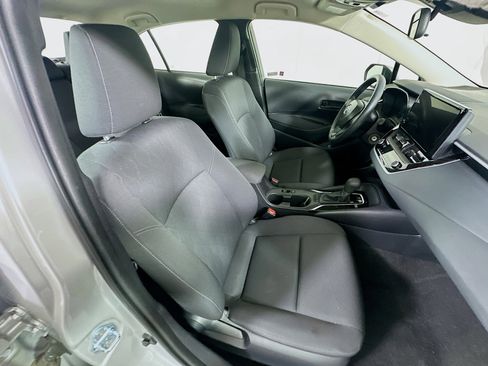Used 2025 Toyota Corolla LE image 28
