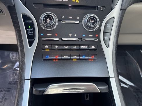 Used 2019 Lincoln Nautilus Reserve image 21