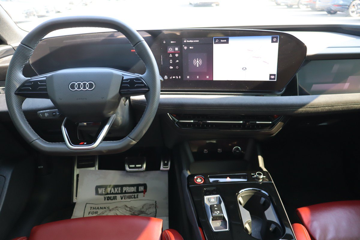 Used 2025 Audi S6 e-tron Prestige AWD/4WD image 15