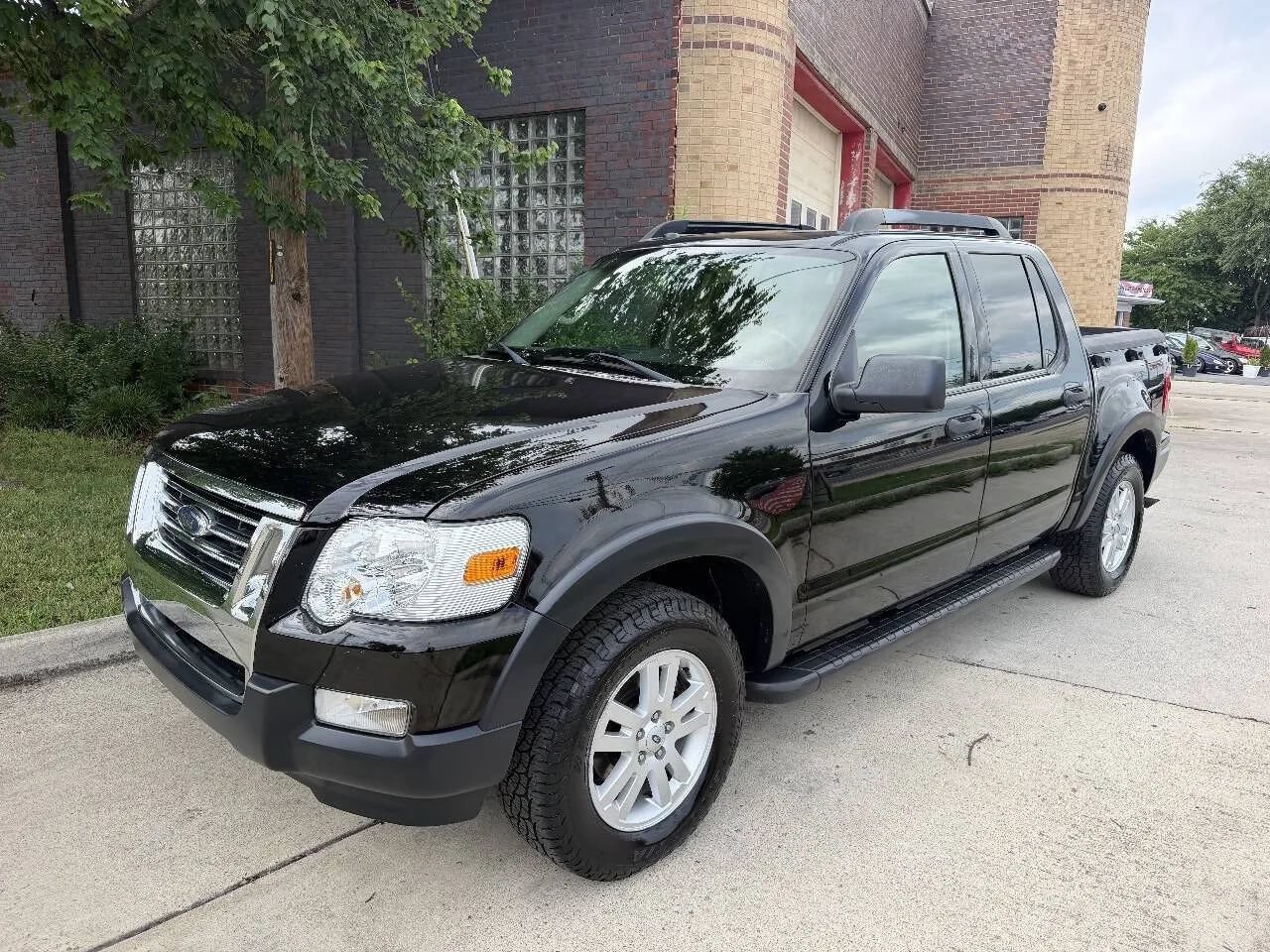 Used 2009 Ford Explorer Sport Trac XLT AWD/4WD image 1