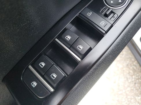 Used 2022 Kia Soul LX image 16