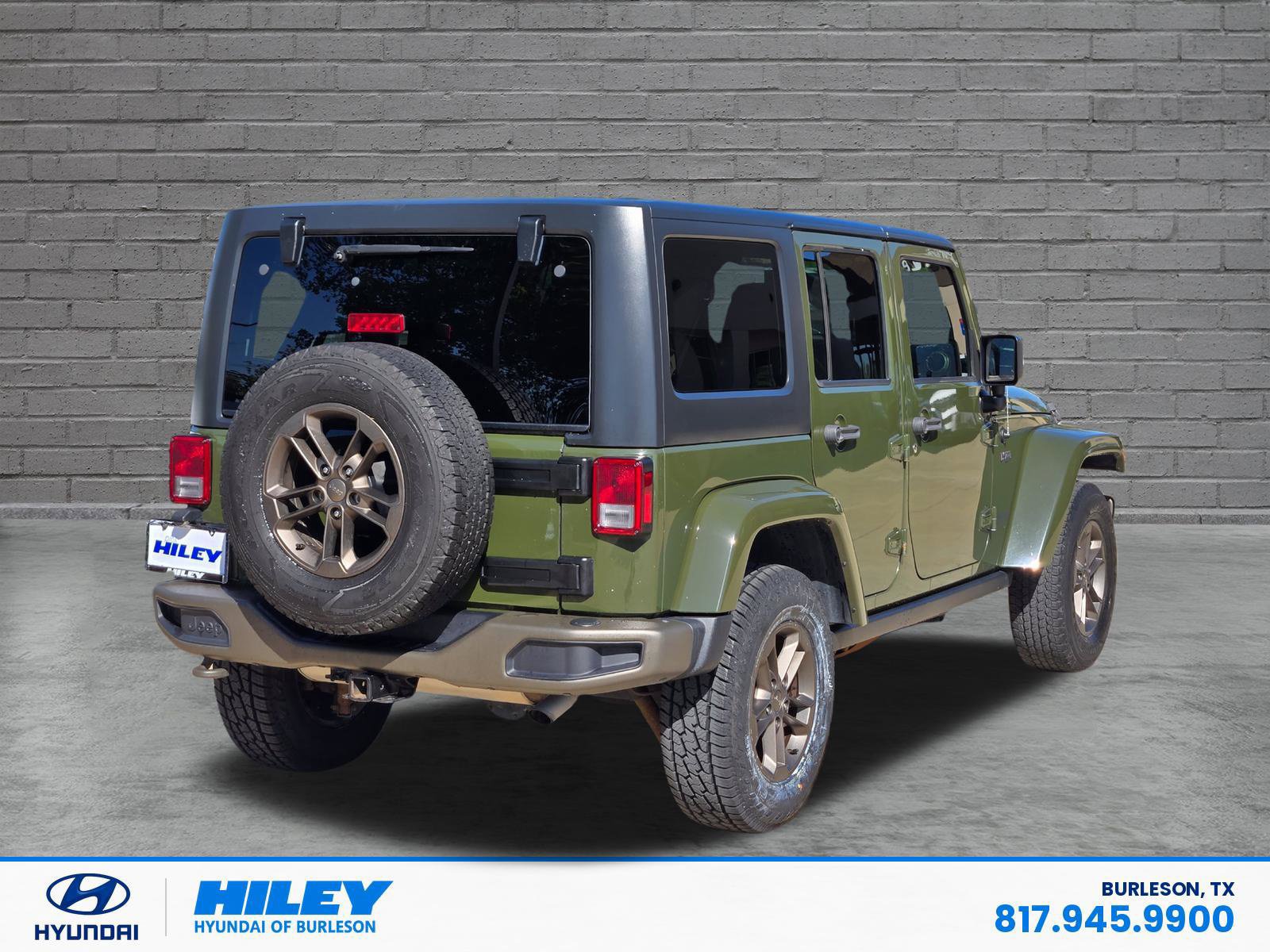 Used 2016 Jeep Wrangler Unlimited Sahara AWD/4WD image 4