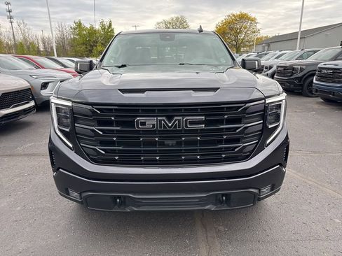 Used 2022 GMC Sierra 1500 Elevation w/ Preferred Package AWD/4WD image 3