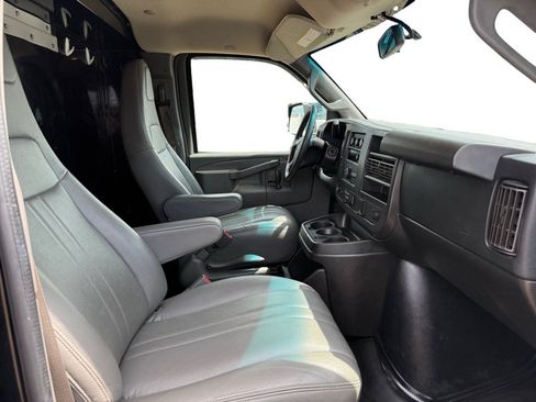 Used 2018 Chevrolet Express 3500 w/ Power Convenience Package RWD image 14
