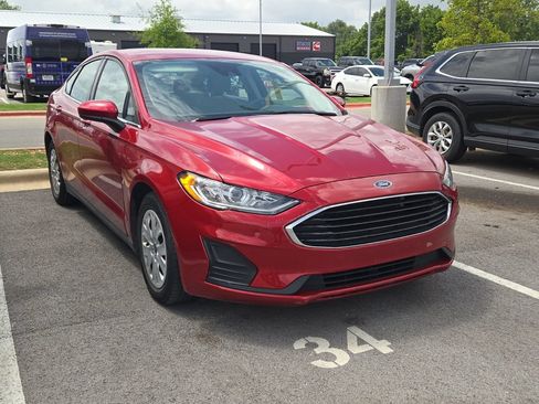 Used 2020 Ford Fusion S FWD image 4
