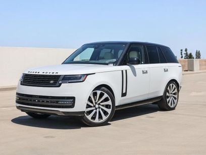 New 2025 Land Rover Range Rover SE