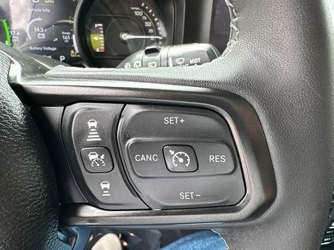 Used 2025 Jeep Wrangler Unlimited Rubicon 4xe w/ Convenience Group AWD/4WD image 35