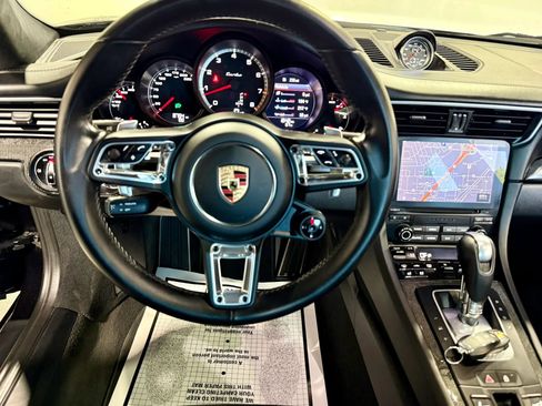Used 2019 Porsche 911 4 Coupe AWD/4WD image 10