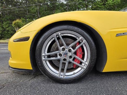 Used 2006 Chevrolet Corvette Z06 w/ Preferred Equipment Group RWD image 21