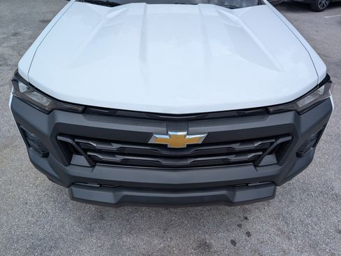 Used 2024 Chevrolet Colorado W/T w/ WT Convenience Package RWD image 12