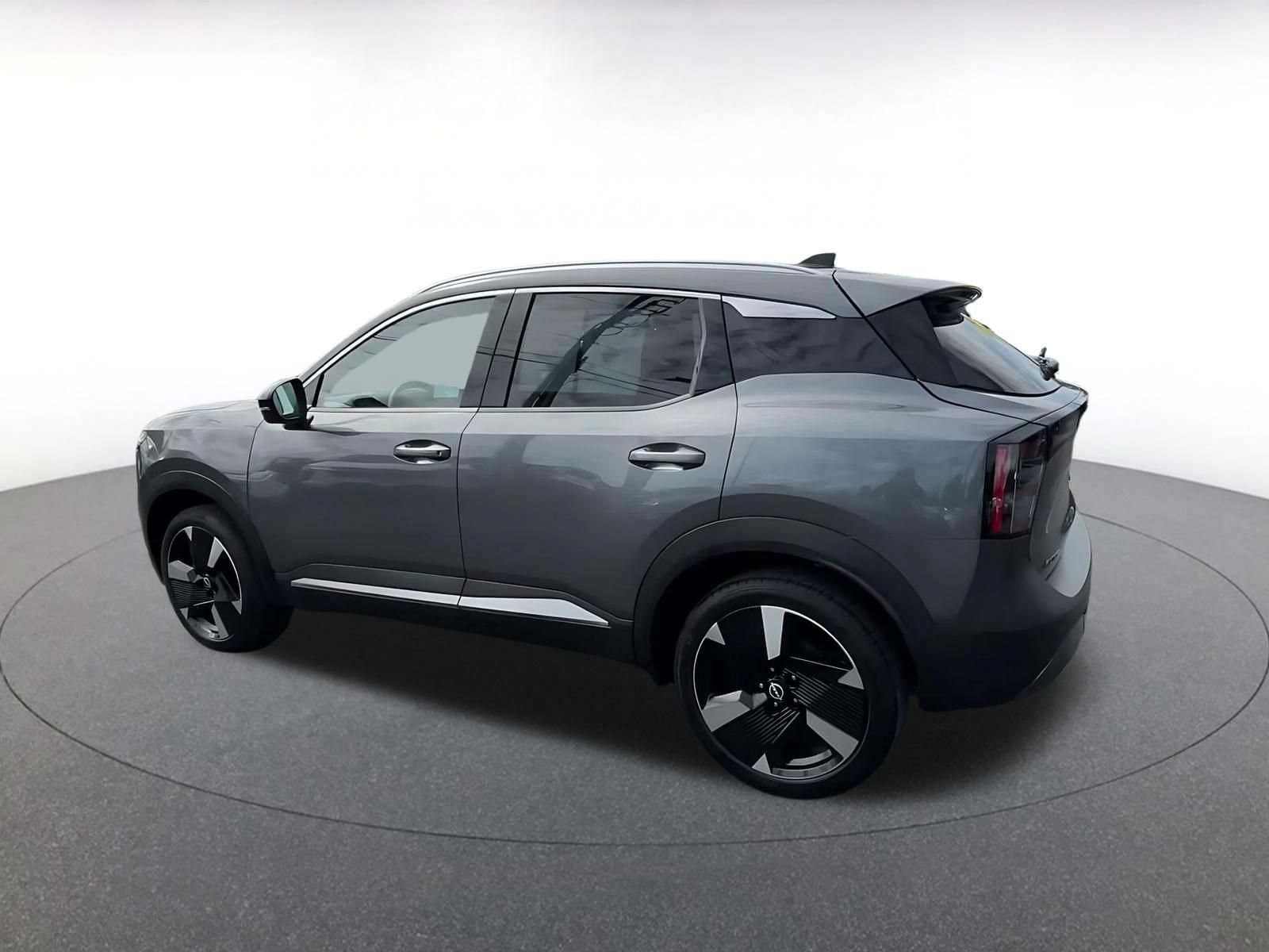 Used 2026 Nissan Kicks SR AWD/4WD image 9