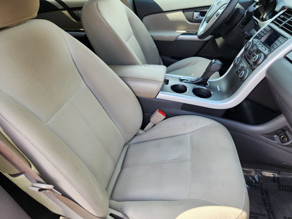 Used 2014 Ford Edge SE w/ Equipment Group 101A FWD image 5