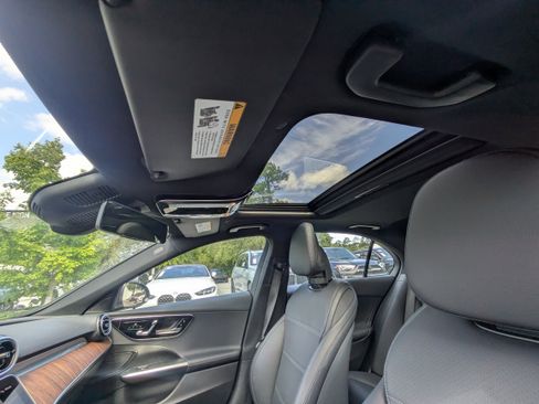 Used 2025 Mercedes-Benz C 300 Sedan image 18