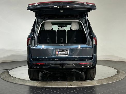 New 2026 Lincoln Navigator Reserve w/ Jet Appearance Package AWD/4WD image 32