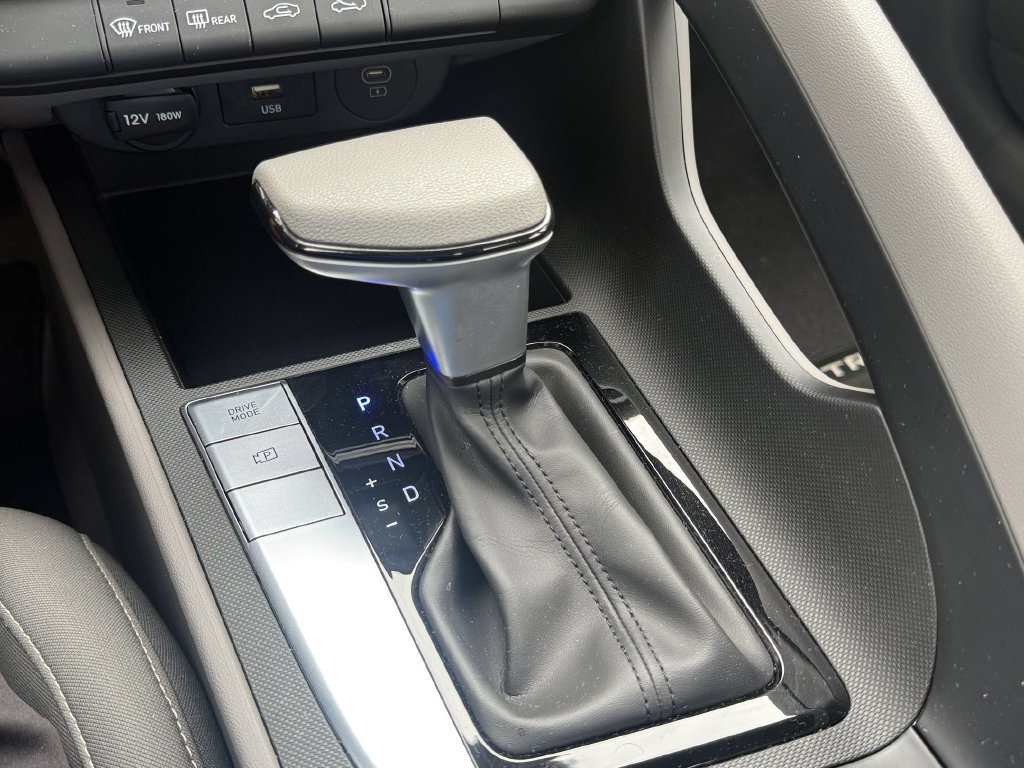 Used 2024 Hyundai Elantra SEL FWD image 19