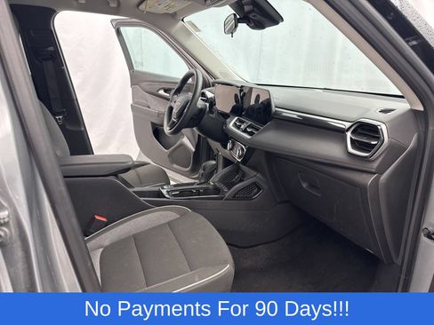 Used 2025 Chevrolet TrailBlazer LT AWD/4WD image 28