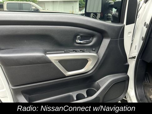 Used 2021 Nissan Titan SV w/ SV Convenience Package AWD/4WD image 14