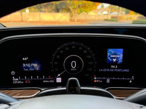 Used 2024 Cadillac Escalade ESV Sport Platinum w/ LPO, ONYX Package image 11