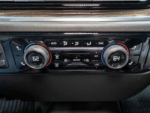 Used 2025 Chevrolet Silverado 1500 LT image 21