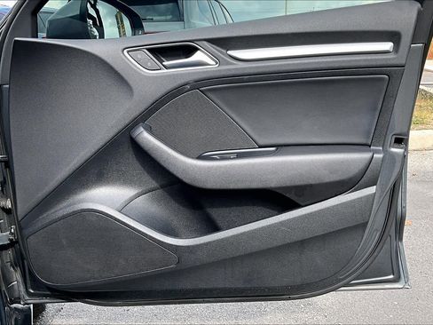 Used 2018 Audi A3 2.0T Premium image 22