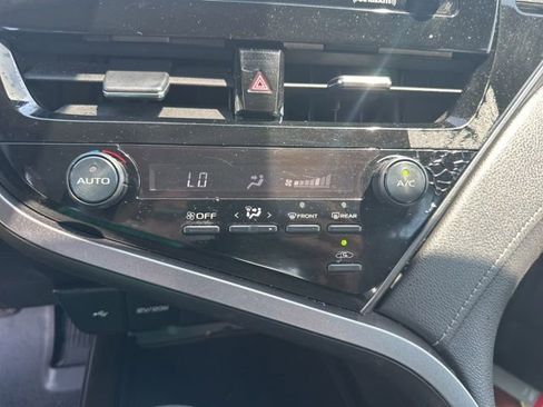 Used 2021 Toyota Camry SE FWD image 16