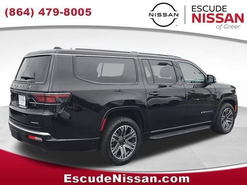 Used 2024 Jeep Wagoneer L Series II w/ Flexible Seating Group AWD/4WD image 3