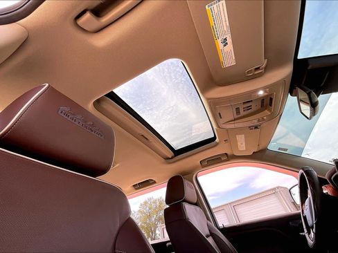 Used 2016 Chevrolet Silverado 1500 High Country w/ High Country Premium Package image 13