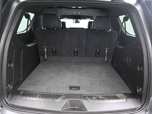 Used 2021 Chevrolet Suburban LT RWD image 10