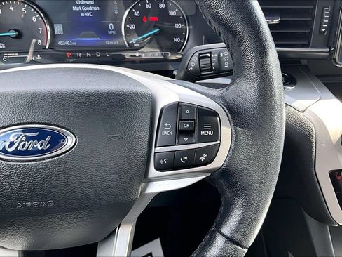 Used 2022 Ford Explorer XLT w/ Equipment Group 202A AWD/4WD image 18
