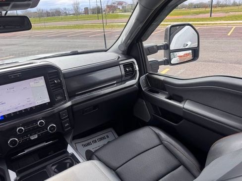Used 2025 Ford F350 Lariat w/ Lariat Ultimate Package AWD/4WD image 15