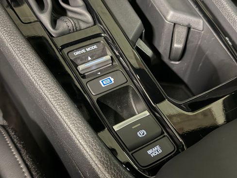 Used 2025 Honda Accord Sport image 32