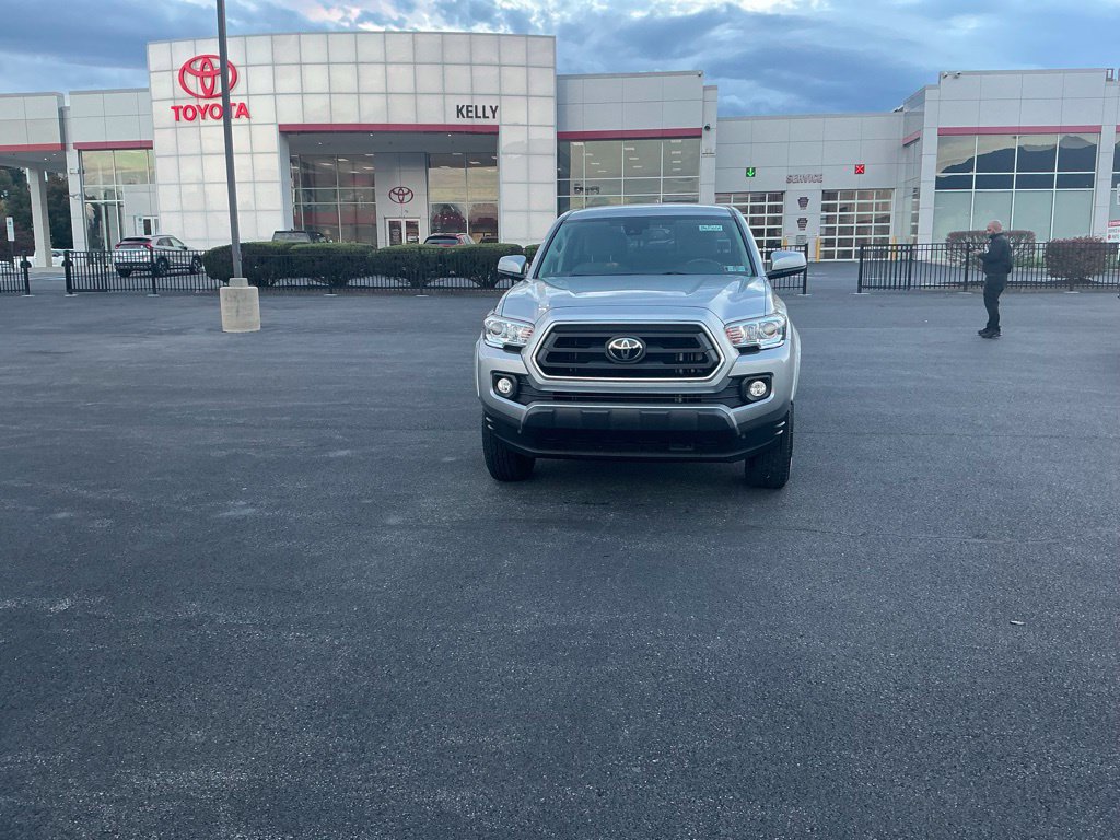 Certified 2023 Toyota Tacoma SR5 AWD/4WD image 2
