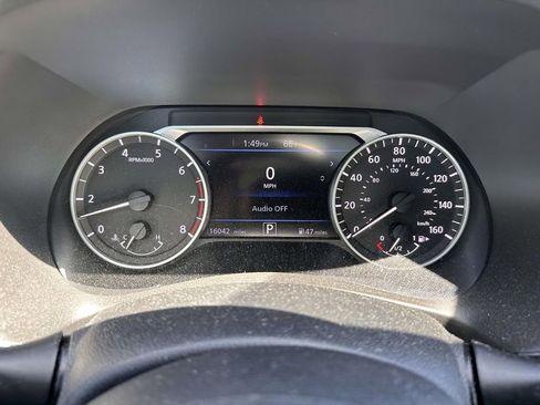 Used 2023 Nissan Sentra SR w/ SR Premium Package FWD image 20