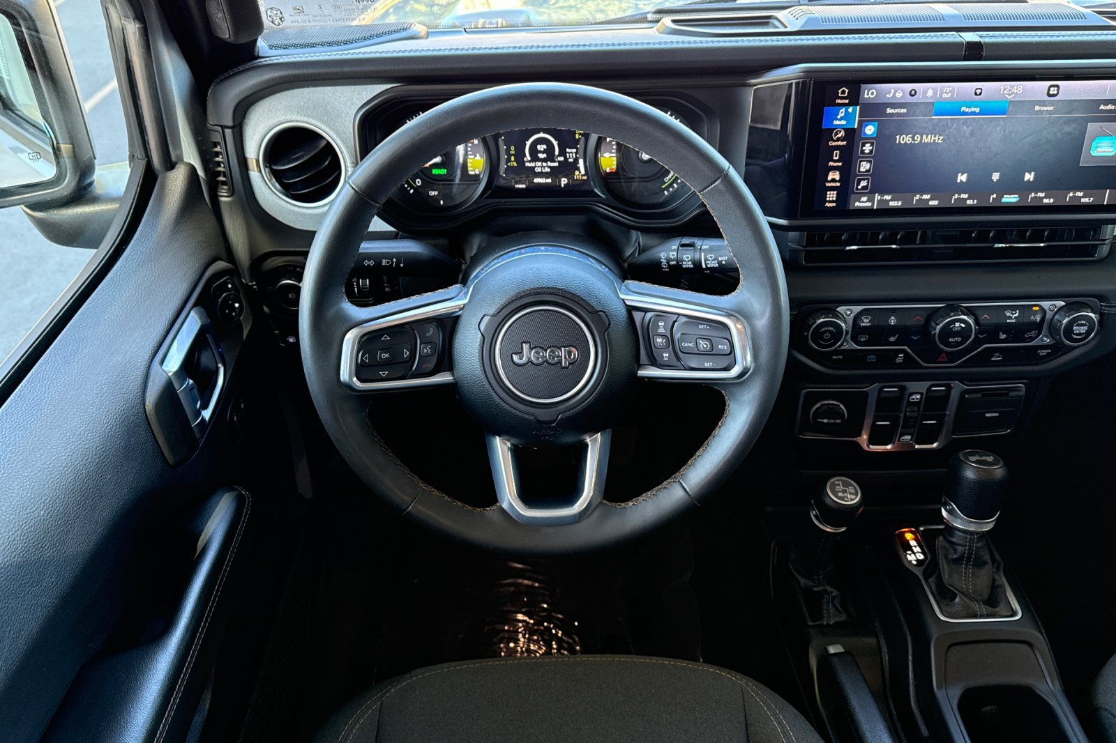 Used 2024 Jeep Wrangler Unlimited Sahara AWD/4WD image 22