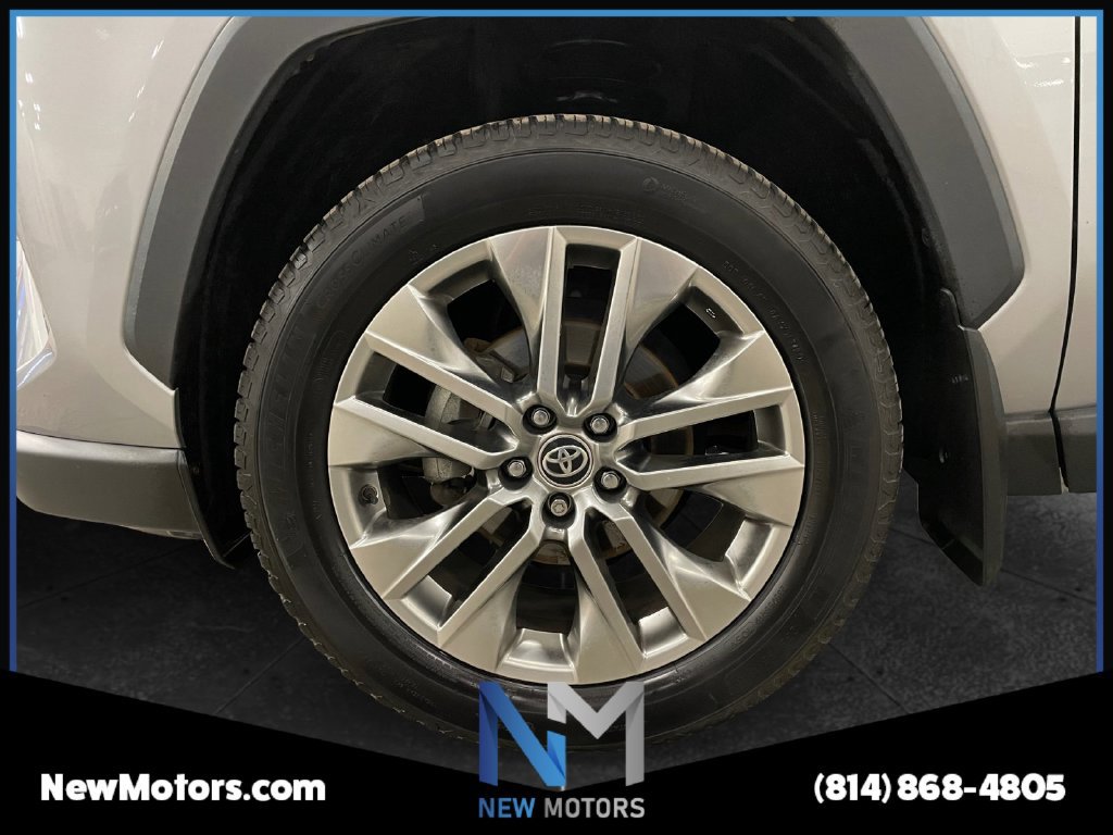 Used 2020 Toyota RAV4 Limited AWD/4WD image 14