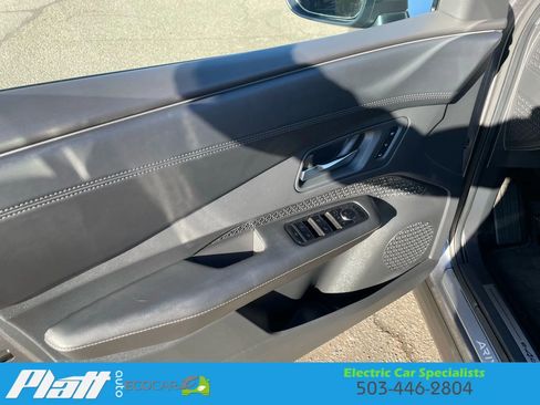 Used 2024 Nissan Ariya Engage e-4ORCE Sport Utility 4 image 16