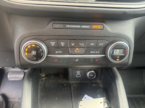 Used 2020 Ford Escape SEL image 25