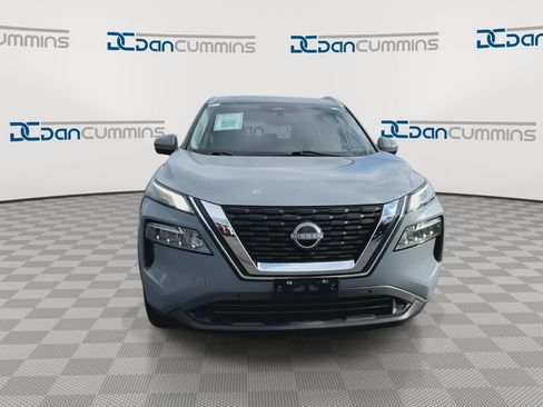 Used 2023 Nissan Rogue SL w/ SL Premium Package image 3