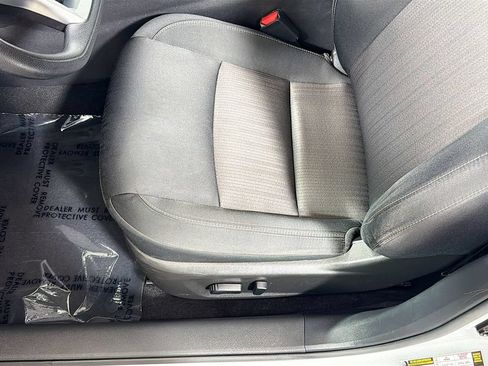 Used 2024 Nissan Altima 2.5 SV FWD image 19
