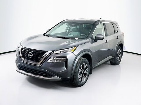 Used 2023 Nissan Rogue SV image 3