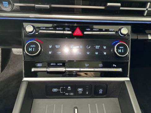 Used 2024 Hyundai Santa Fe Limited image 23