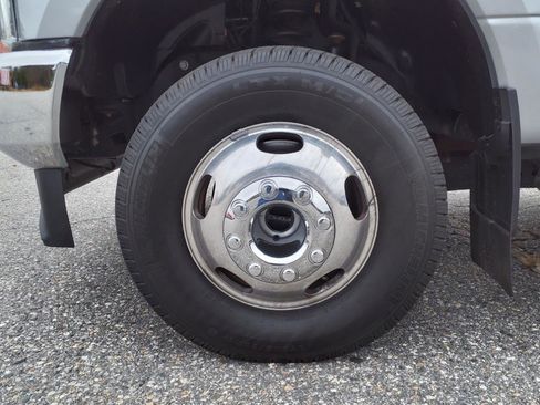 Certified 2020 Ford F350 Lariat w/ Lariat Value Package image 9