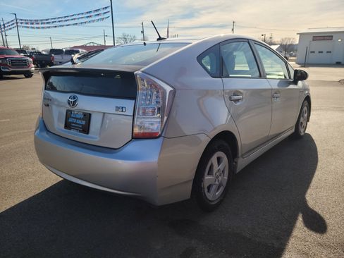 Used 2011 Toyota Prius Five image 4