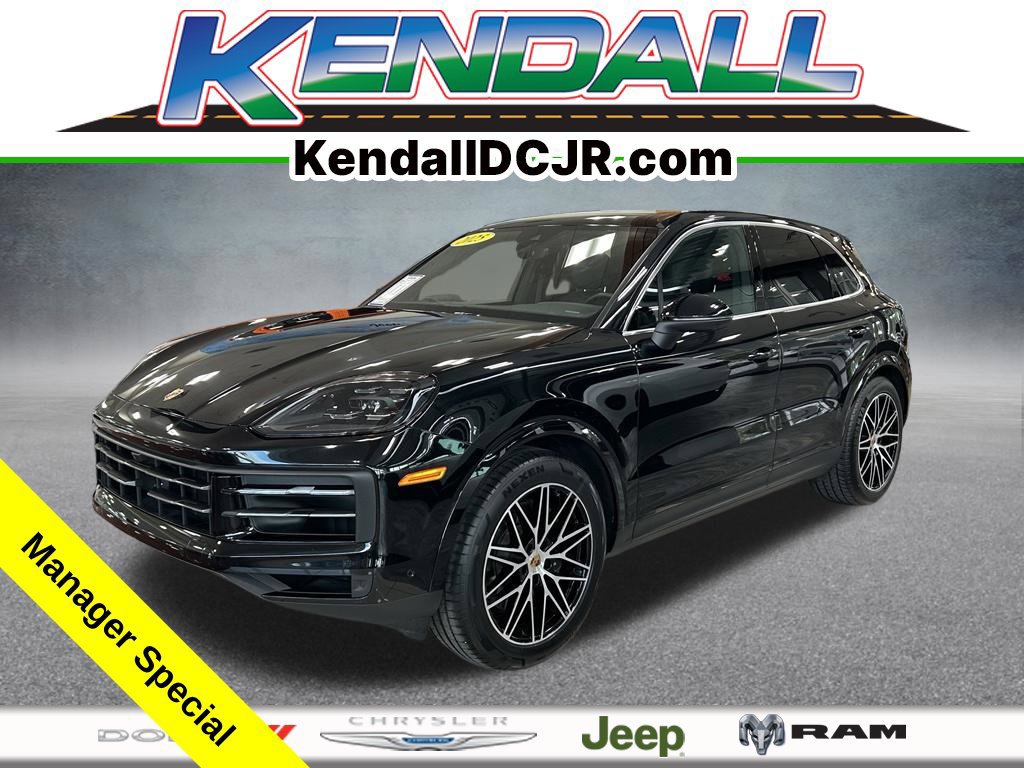 Used 2025 Porsche Cayenne AWD/4WD image 1