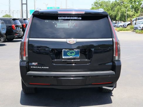 Used 2020 Cadillac Escalade Premium Luxury RWD image 8