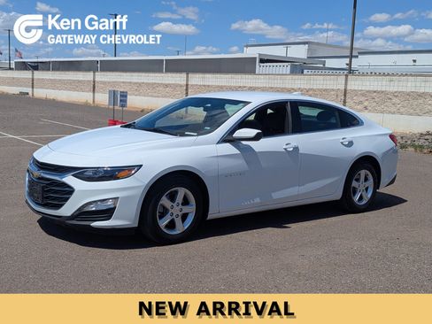 Used 2024 Chevrolet Malibu LT image 1