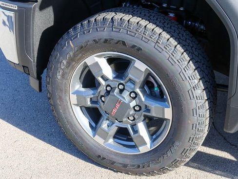 New 2026 GMC Sierra 3500 SLT image 5